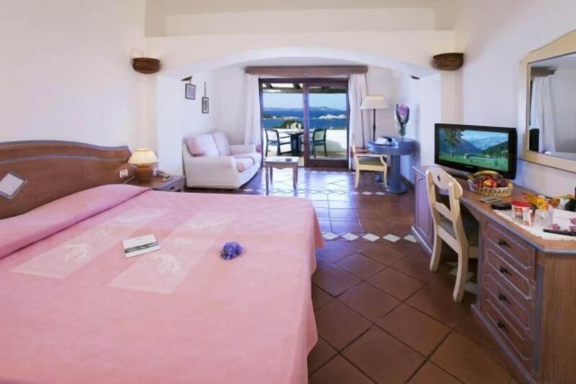 Hotel La Bisaccia Baja Sardinia Esterno foto