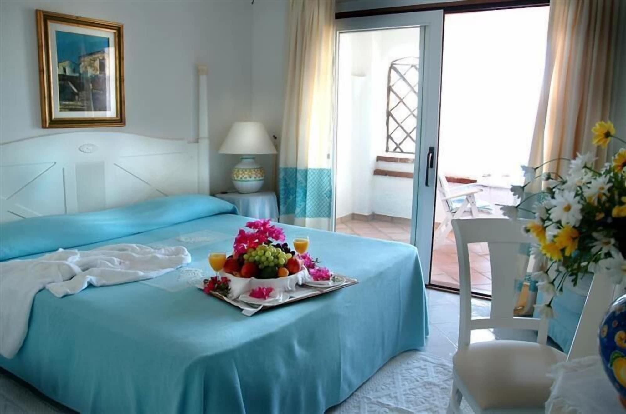 Hotel La Bisaccia Baja Sardinia Esterno foto