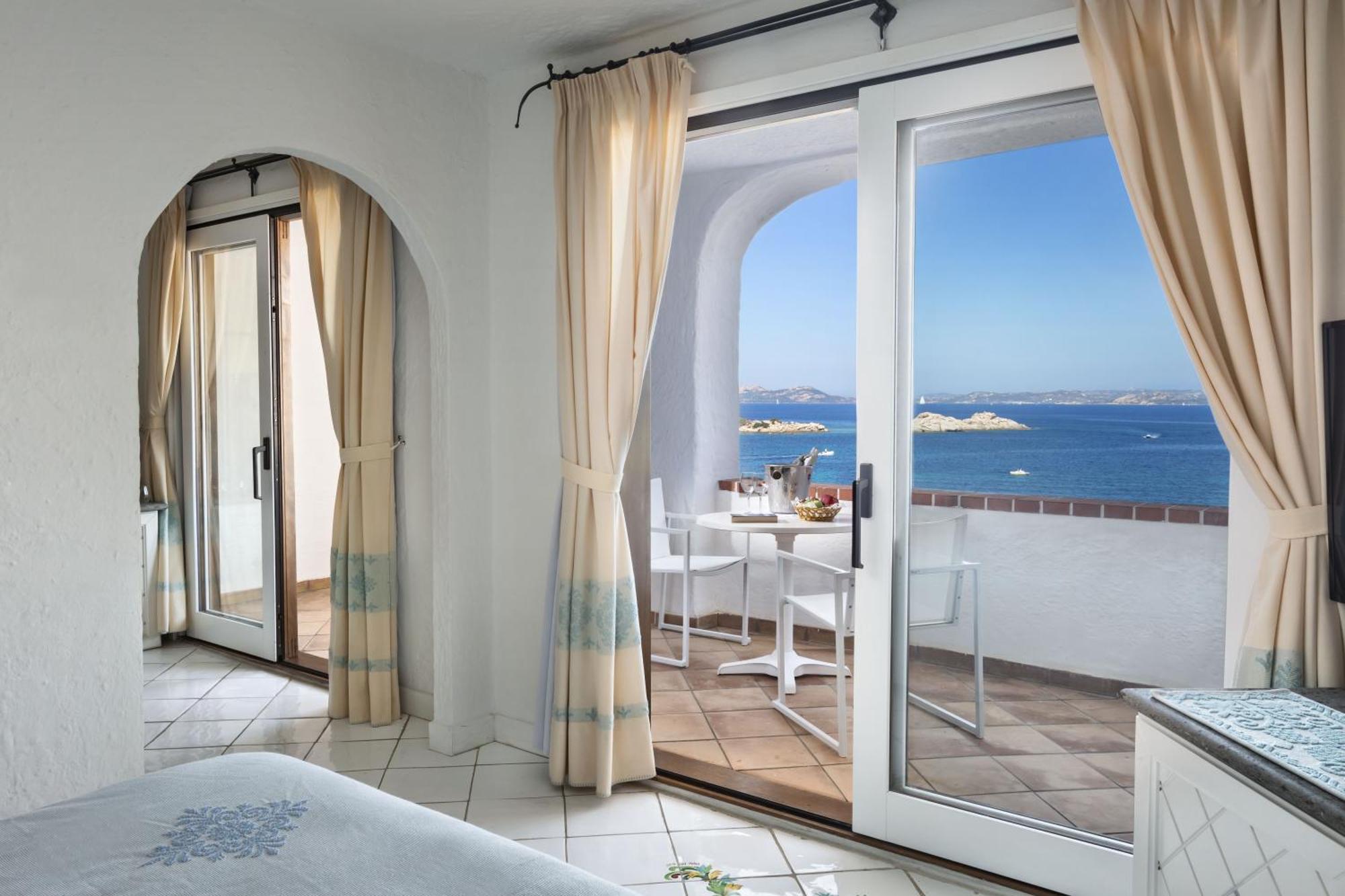 Hotel La Bisaccia Baja Sardinia Esterno foto
