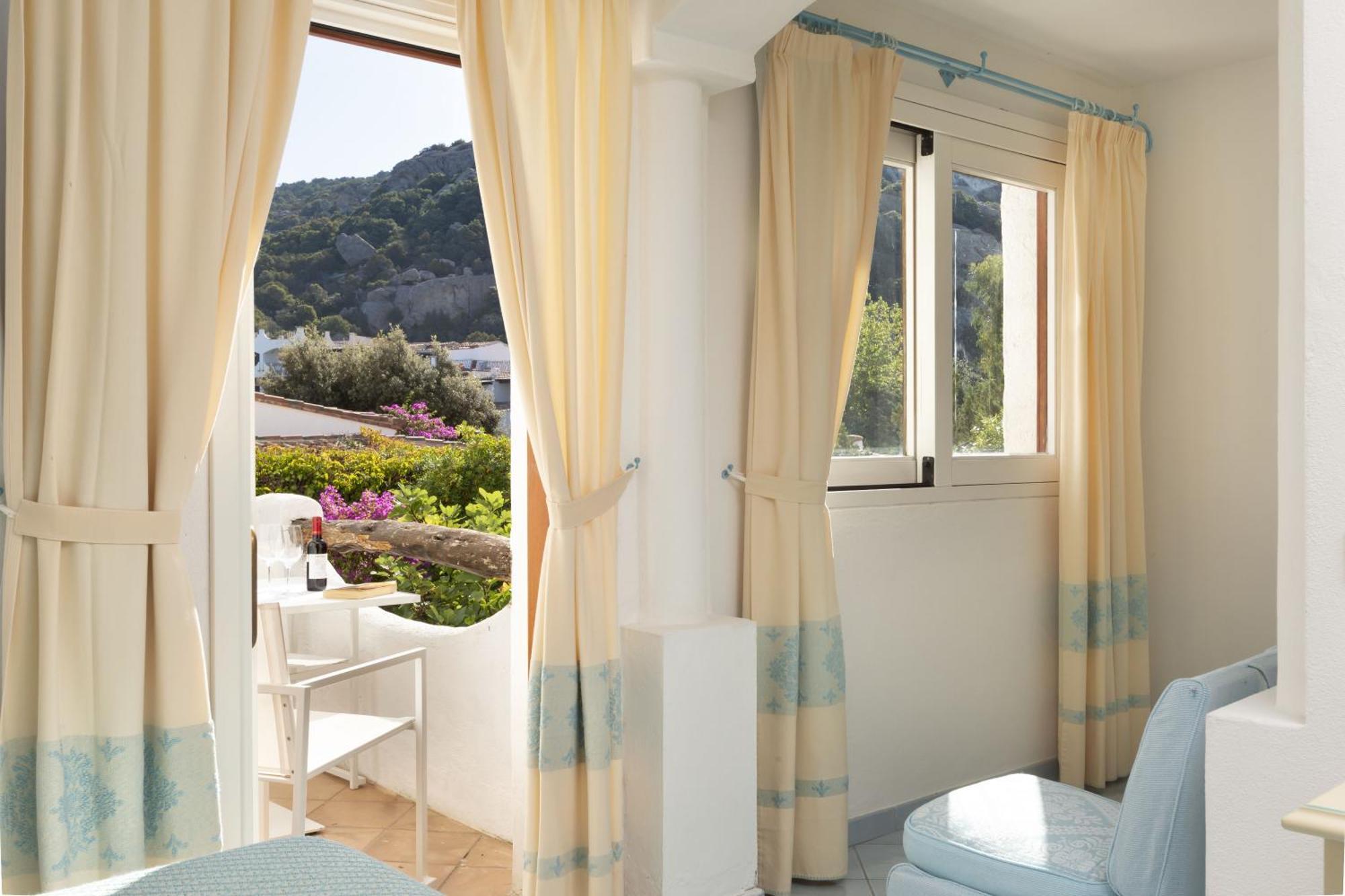 Hotel La Bisaccia Baja Sardinia Esterno foto