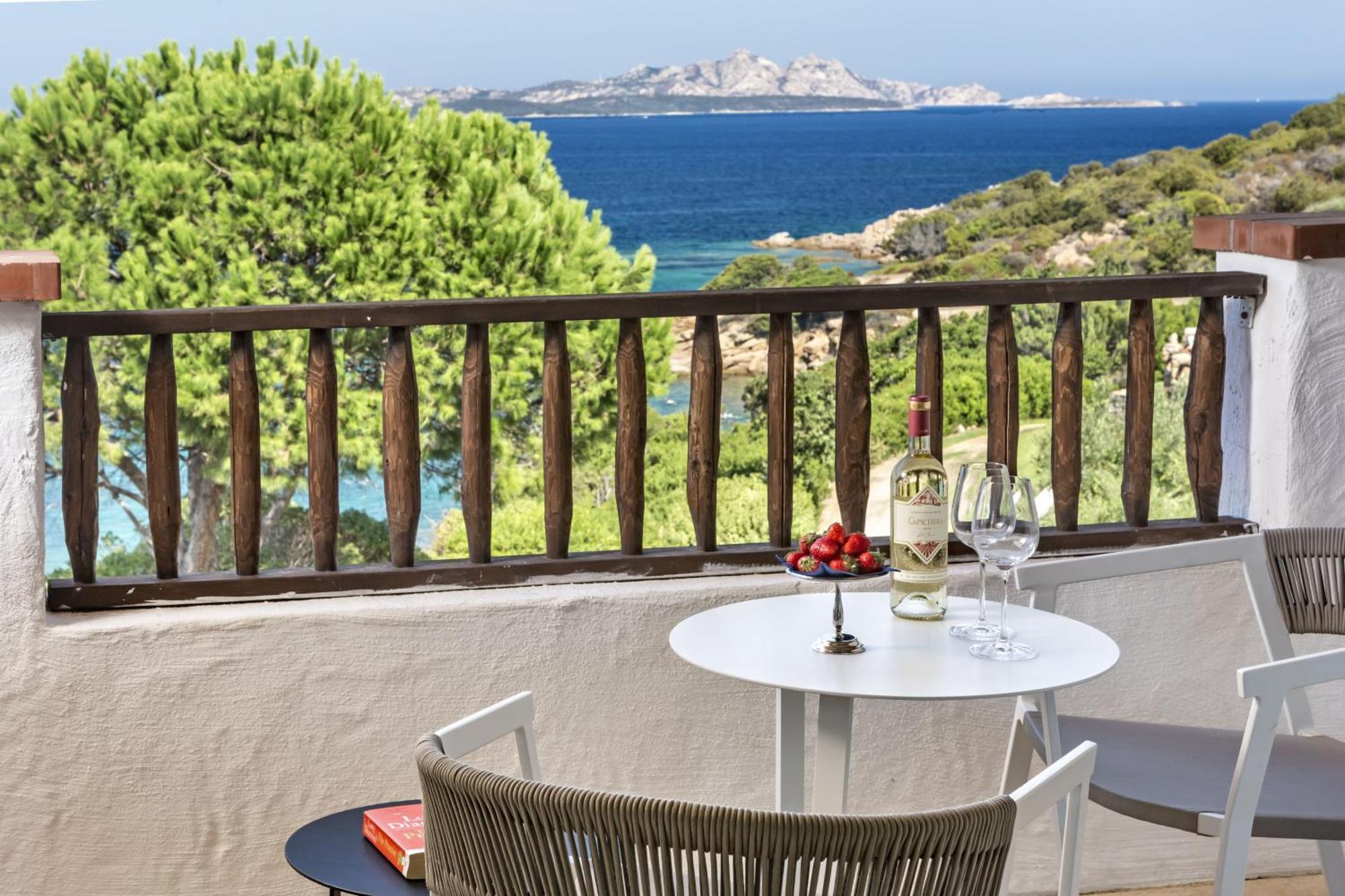 Hotel La Bisaccia Baja Sardinia Esterno foto