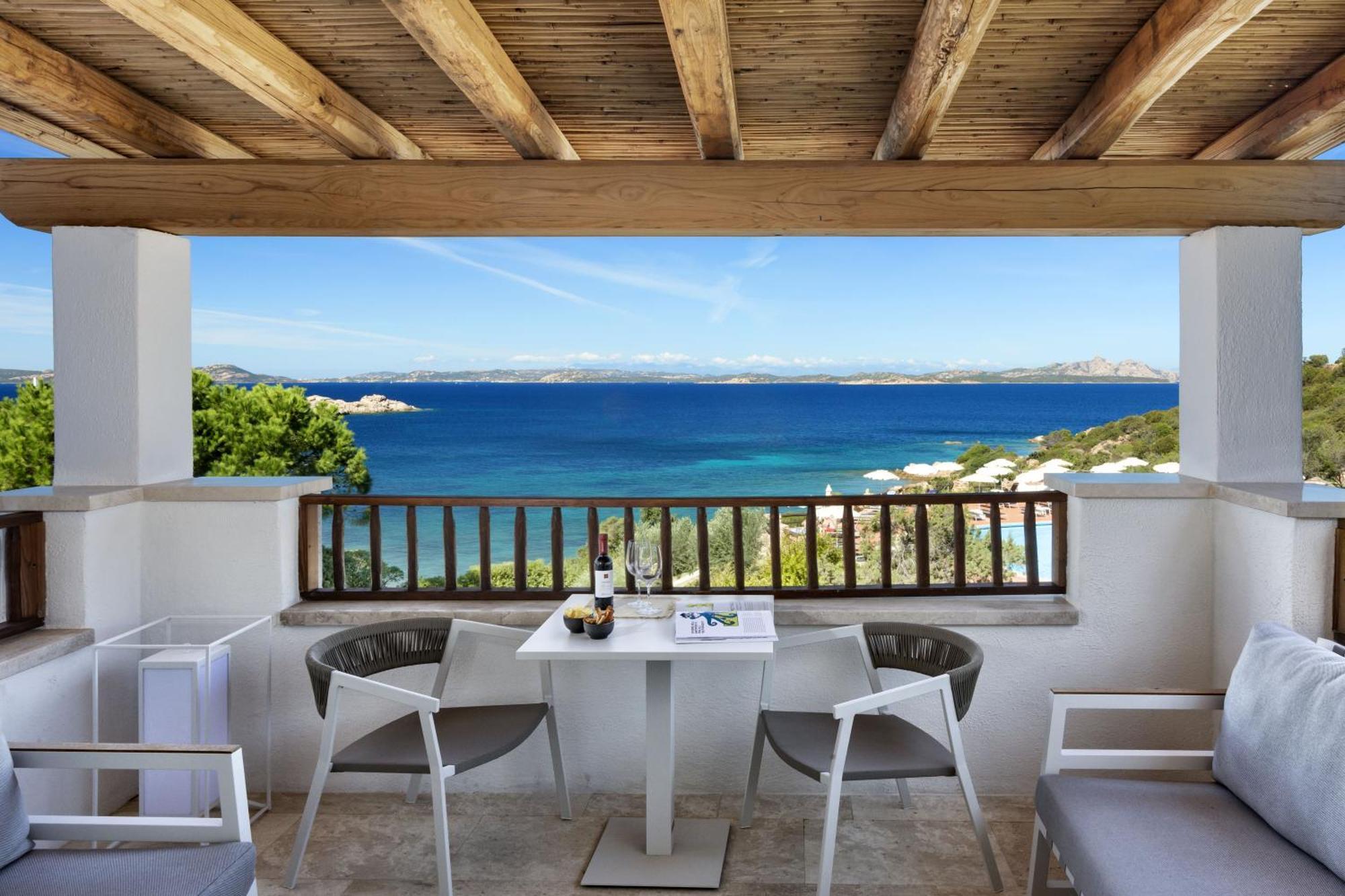 Hotel La Bisaccia Baja Sardinia Esterno foto