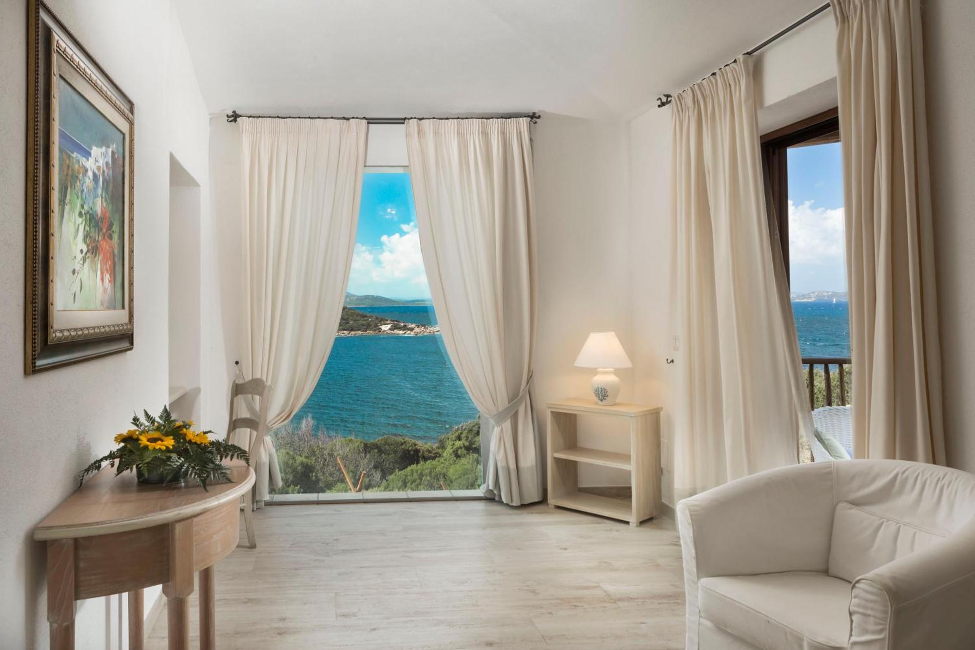 Hotel La Bisaccia Baja Sardinia Esterno foto