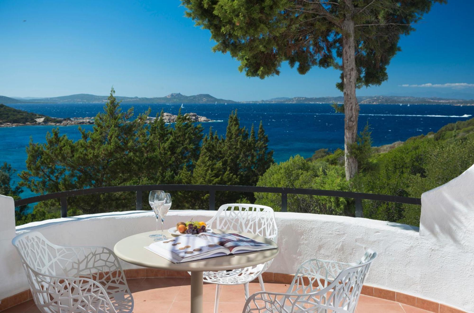 Hotel La Bisaccia Baja Sardinia Esterno foto